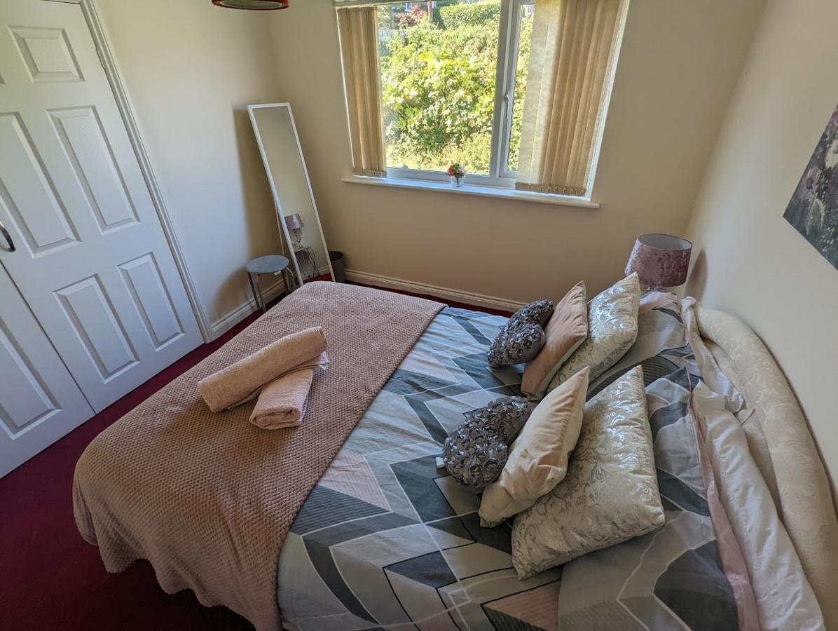 Апартаменты Whitby House Retreat Sleeps 12 Sleights Экстерьер фото