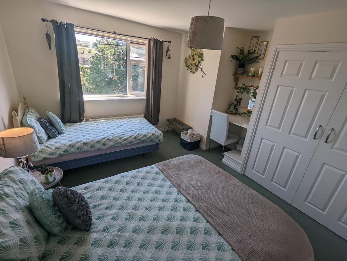 Апартаменты Whitby House Retreat Sleeps 12 Sleights Экстерьер фото